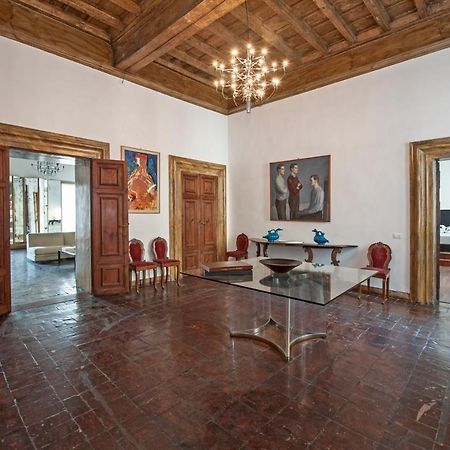 Ancient Palace In Downtown Rome Buitenkant foto