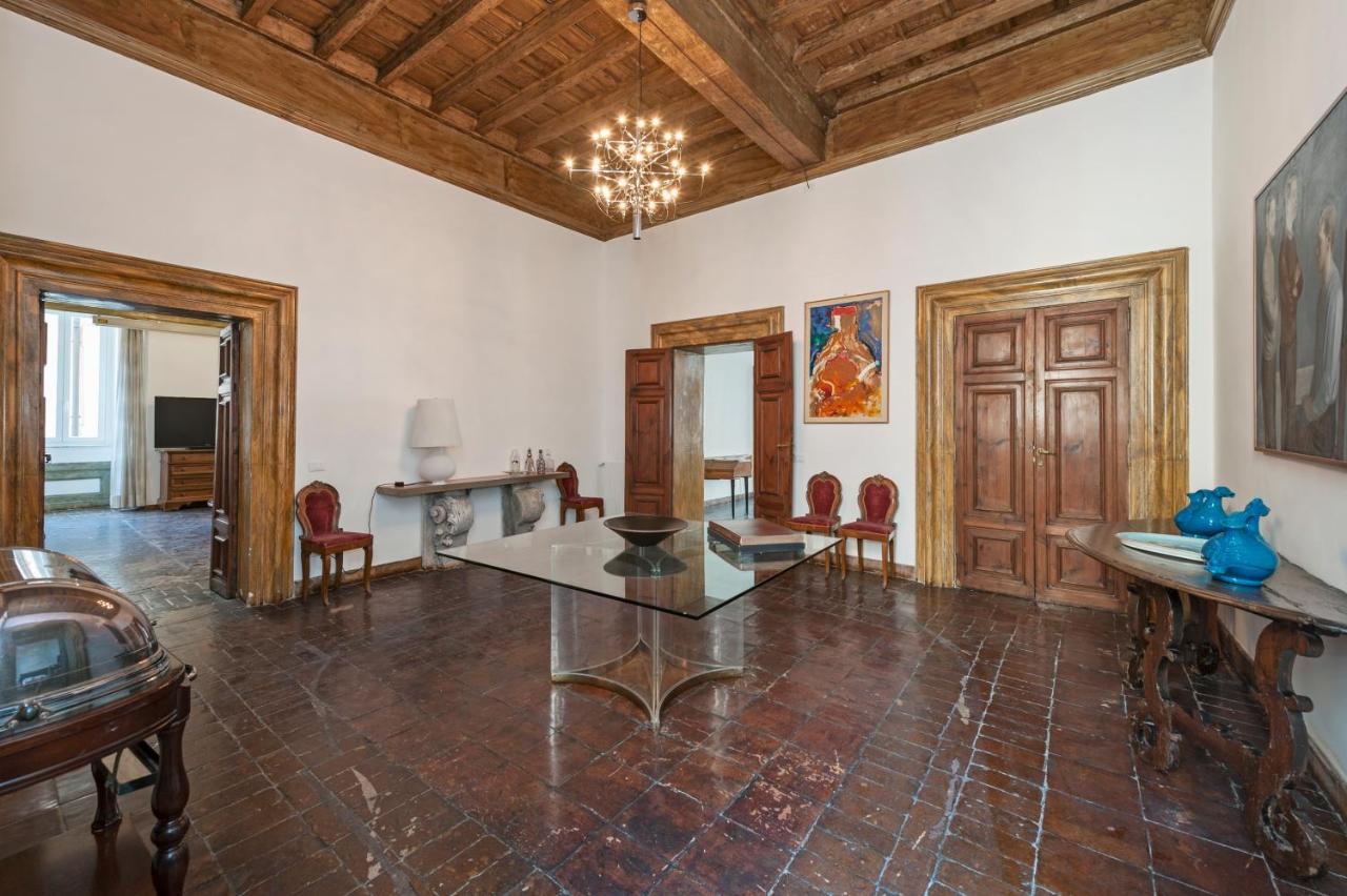 Ancient Palace In Downtown Rome Buitenkant foto
