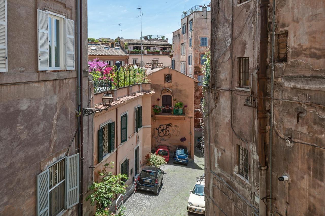 Ancient Palace In Downtown Rome Buitenkant foto