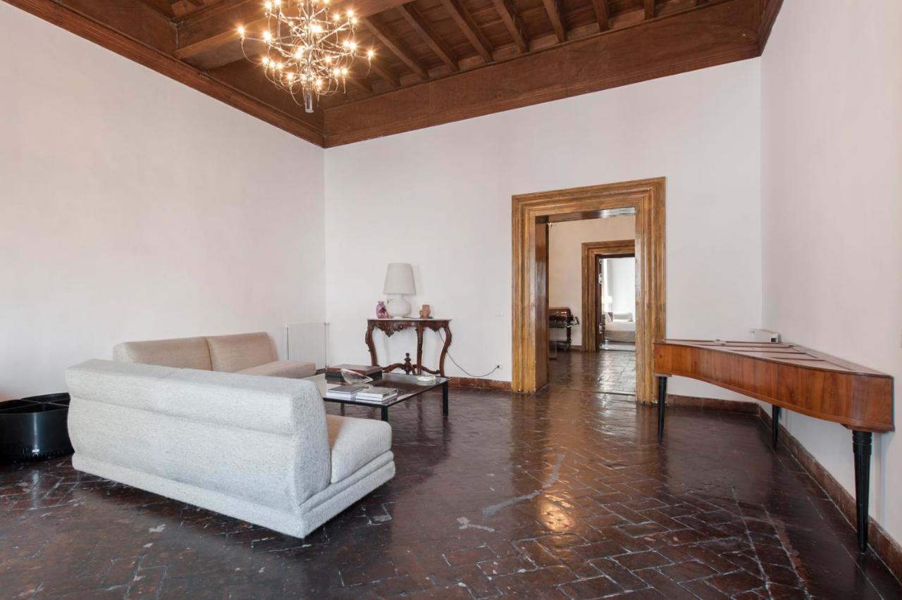 Ancient Palace In Downtown Rome Buitenkant foto